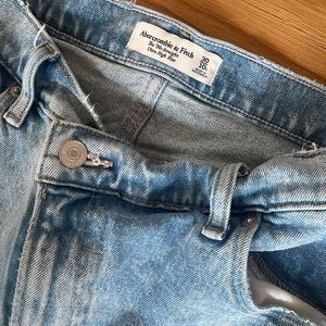 NWOT - Abercrombie and Fitch high-rise light wash straight leg denim